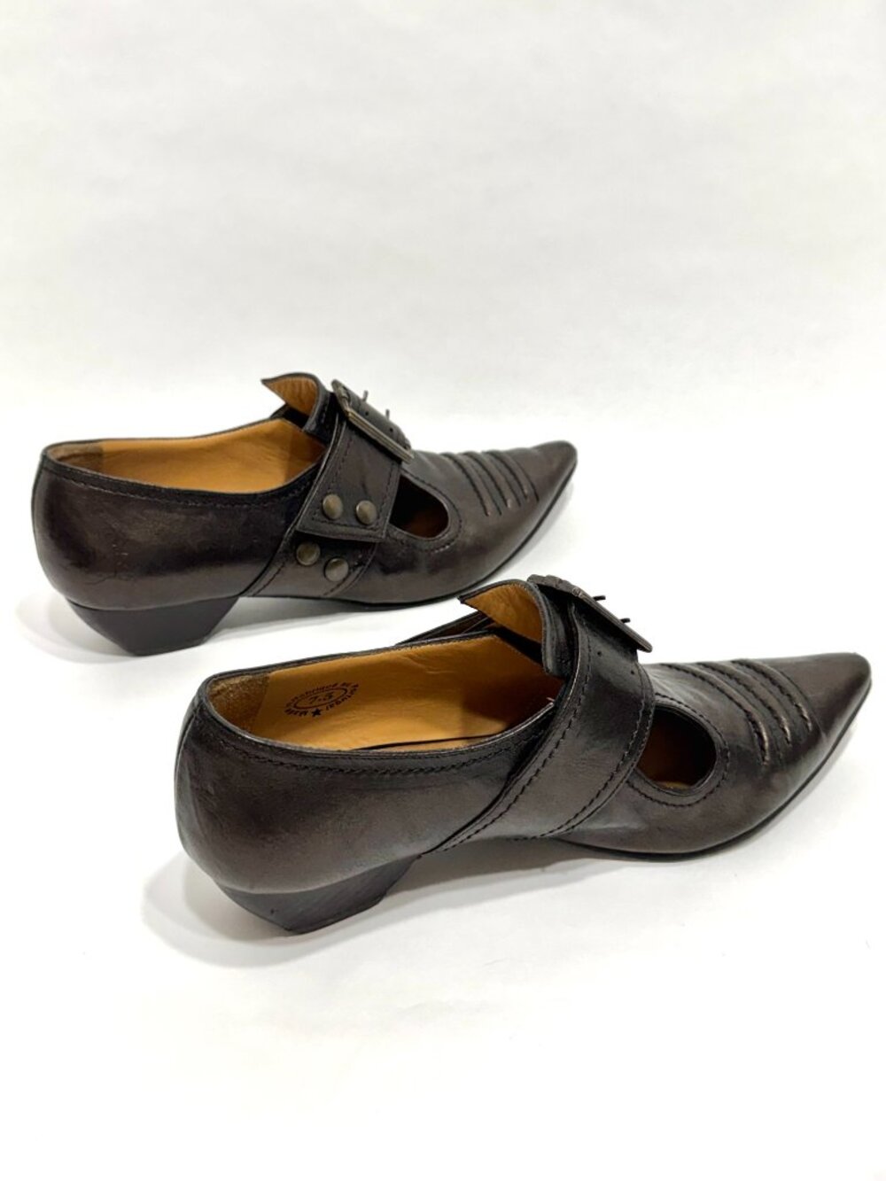 John Fluevog Pilgrim Leather Shoes Pointed Toe Buckle Low Heel Witchy Steampunk - Picture 11 of 16